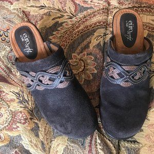 Women Clogs